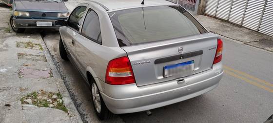CHEVROLET ASTRA 1.8 MPFI GL 8V GASOLINA 2P MANUAL CHEVROLET ASTRA 1.8 MPFI GL 8V GASOLINA 2P MANUAL